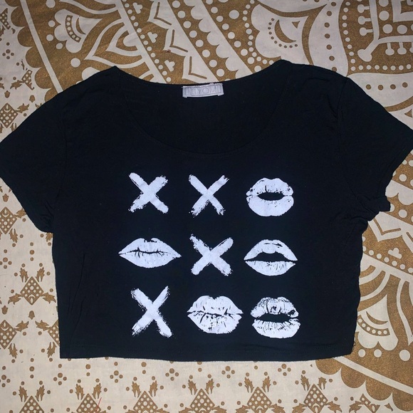 XOXO crop tee - Picture 1 of 3